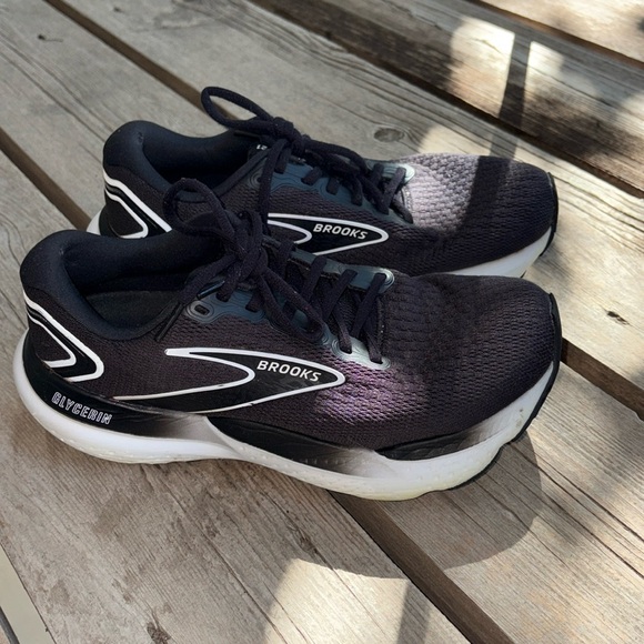 Brooks Glycerine 21 Women’s Black and White Athletic Shoes - Picture 8 of 8